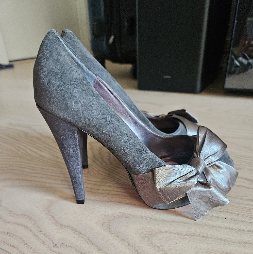 Paris hilton 6M destiny grey satin bow peep toe platform pumps